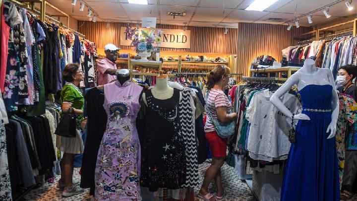 Pakaian Wanita Bekas Trend Terbaru: Pilihan Fashion Kekinian yang Hemat dan Berkelas