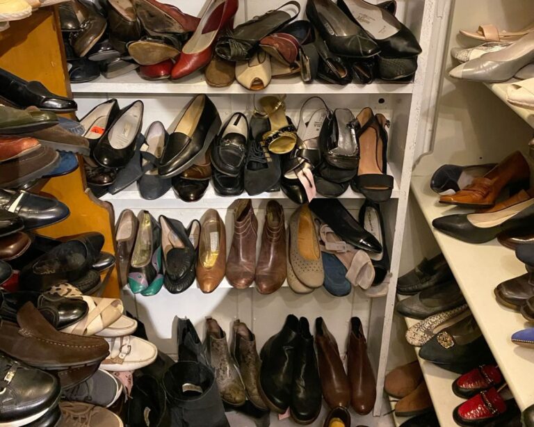 Panduan Belanja Sepatu Mary Jane Preloved: Solusi Fashion Klasik yang Ekonomis dan Berkelanjutan