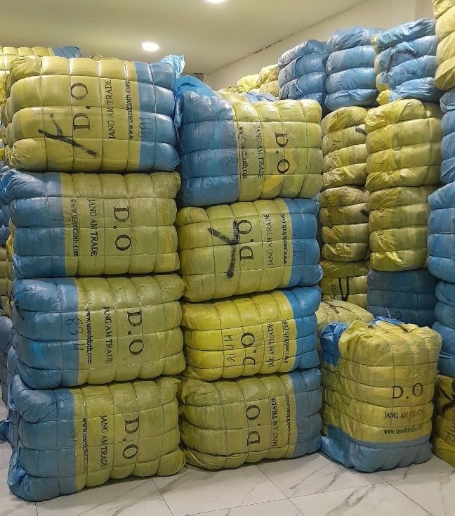 Paket Usaha Baju Bekas Modal Kecil Terbaik 2026 – Peluang Bisnis Untung Besar